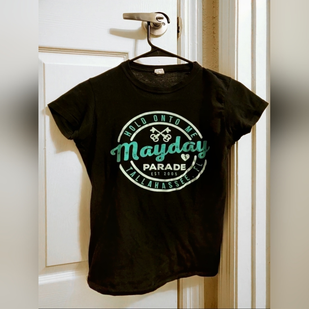 Mayday Parade "Hold Onto Me" shirt